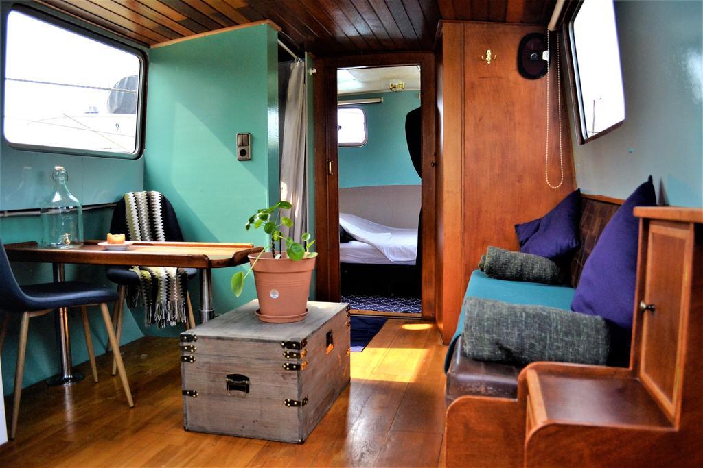Bed & Breakfast Floating *