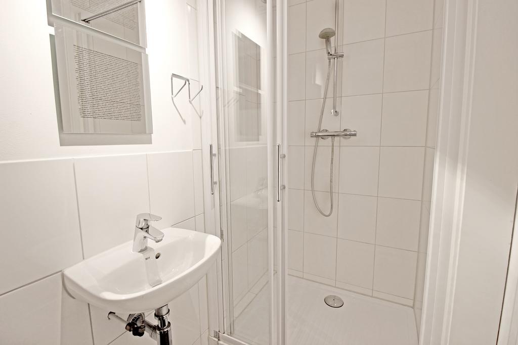 Bed & Breakfast Ground Floor Canal