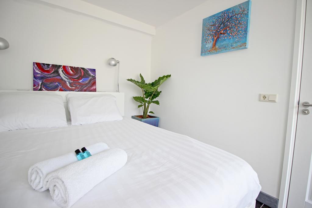 Ground Floor Canal Bed & Breakfast Amsterdam