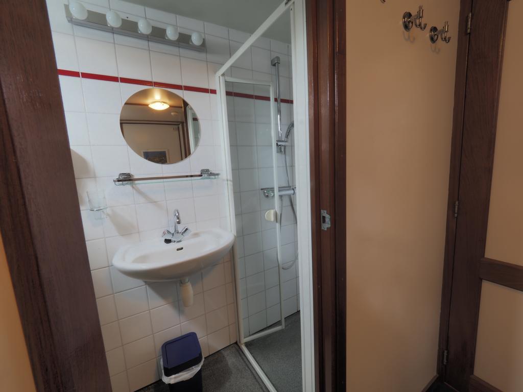 Hotel Hotelboot Sarah 2*