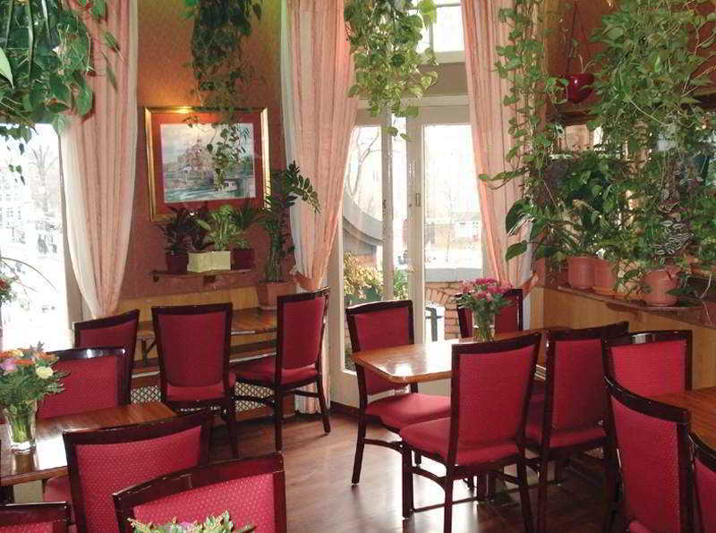 Nadia Hotel 2*
