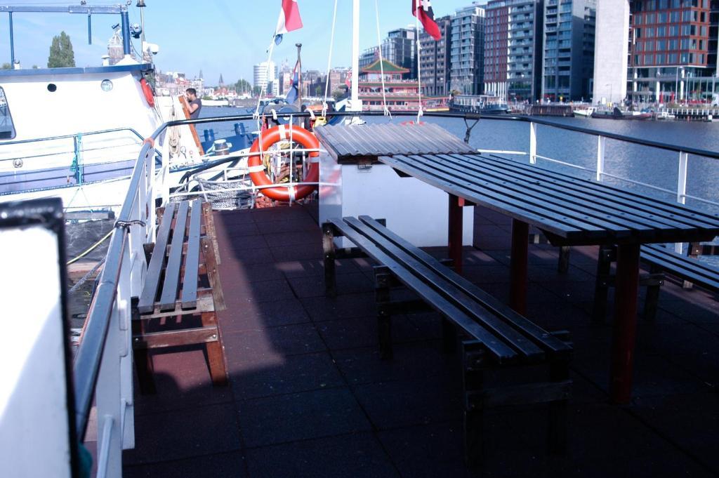 Botel Passengership Avanti 2*