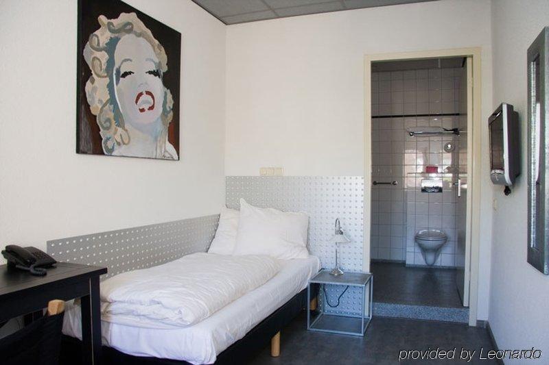 Hotel The Bridge 3*