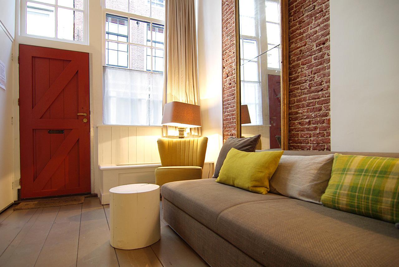 Central Jordaan Apartment, Canal District