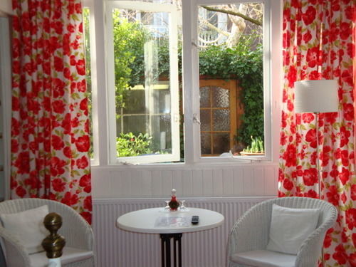 Bed And Breakfast Amsterdam 3*