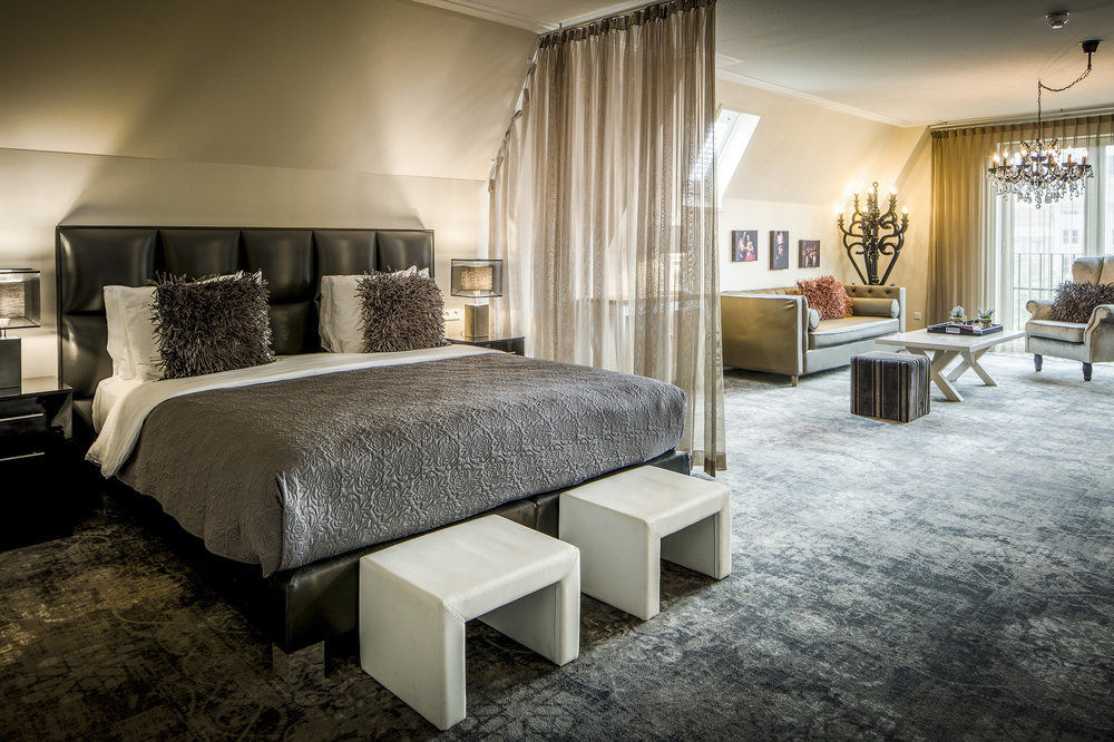 Luxury Hotel