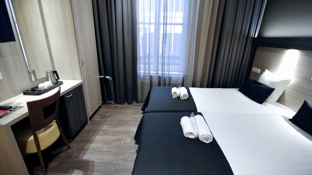 City Hotel Amsterdam 3* Amsterdam