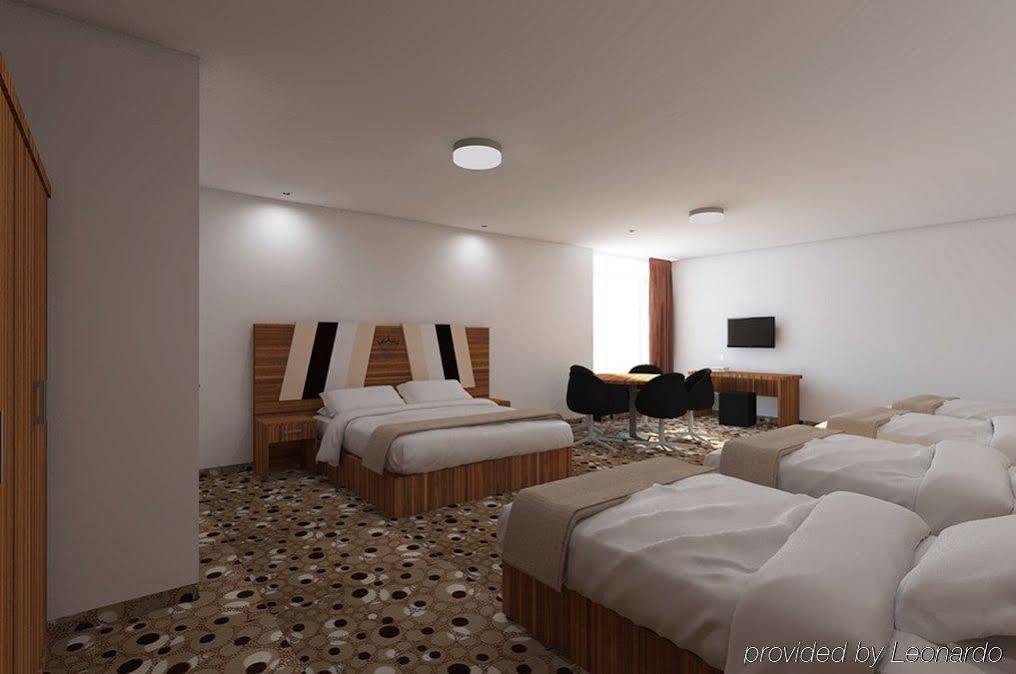 King's Court Hotel 3*