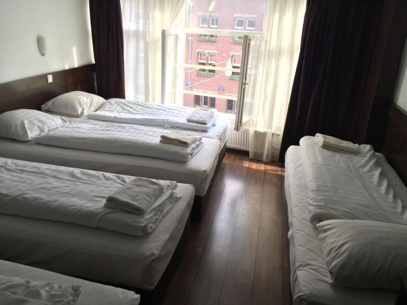 Damrak Hotel 2*