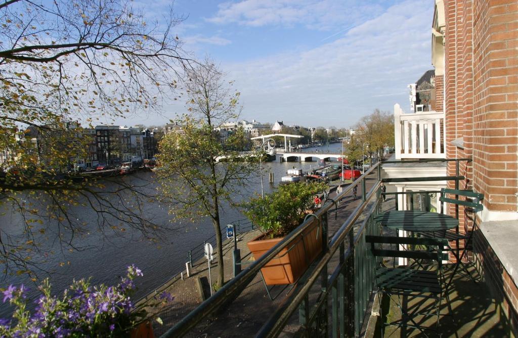 Hotel The Bridge 3*