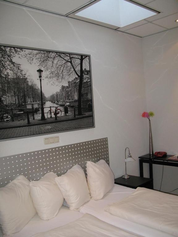 Hotel The Bridge 3*
