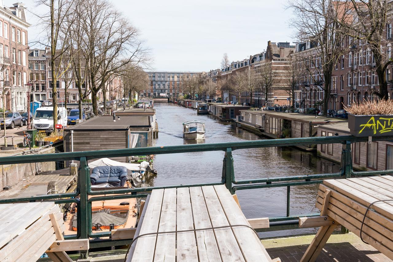 Botel Houseboat Lady Jane Amsterdam