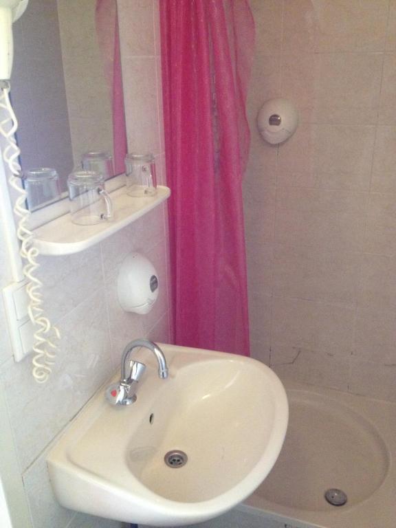 Budget Season Star Hotel 4*