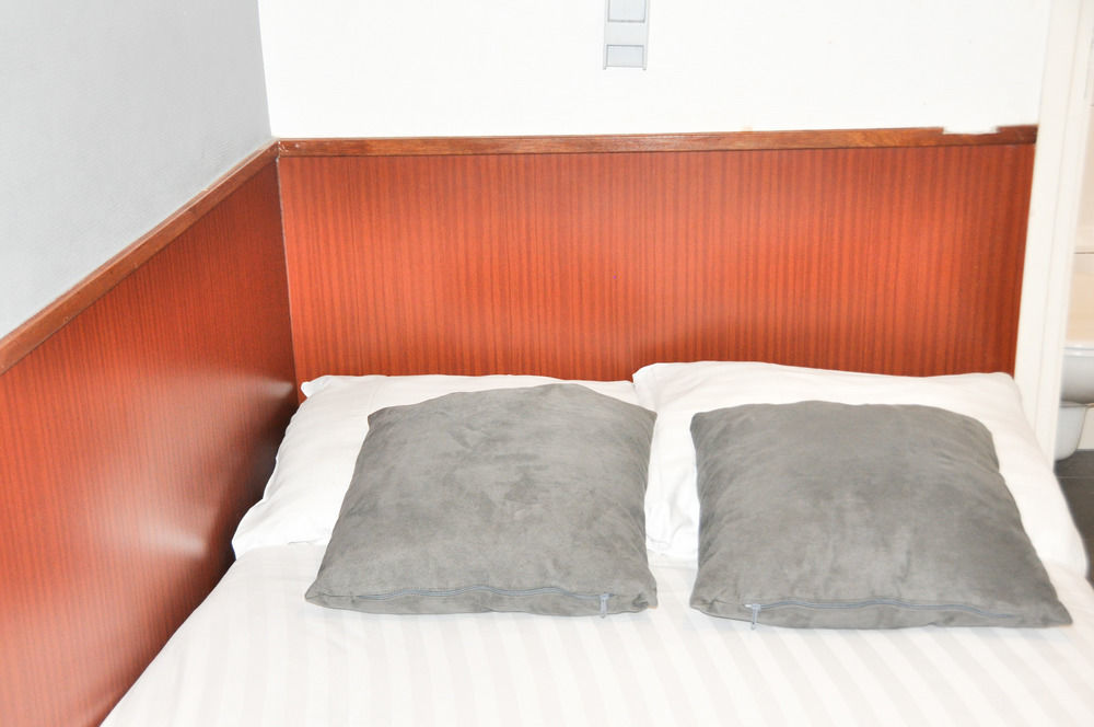 Travel 2* Amsterdam