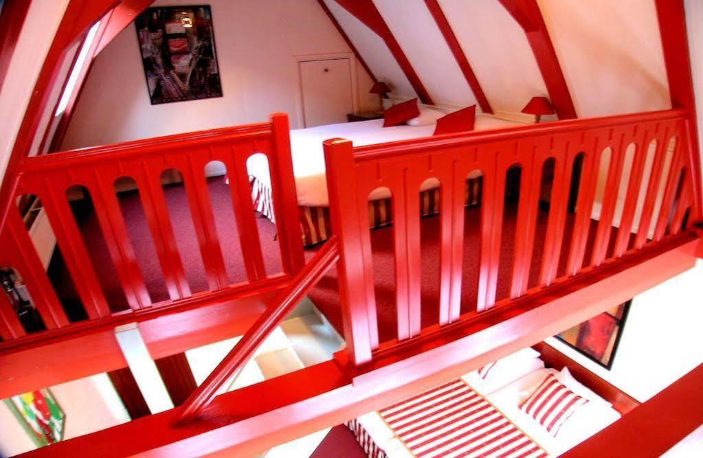 Hotel Des Arts 3*