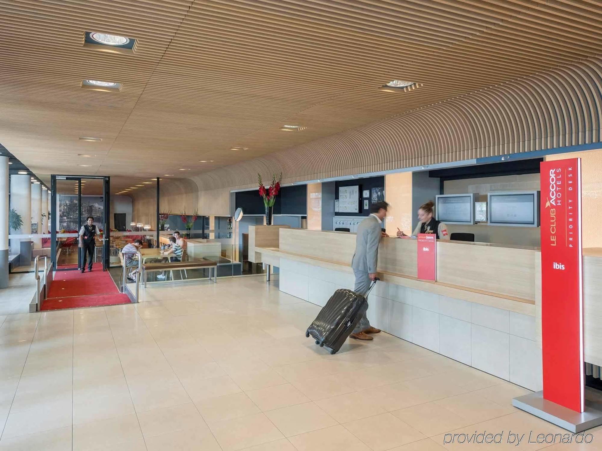 Ibis Centre Hotel 3*