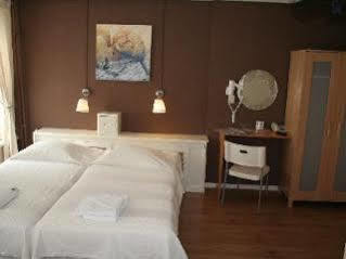 Budget Barbacan 2*