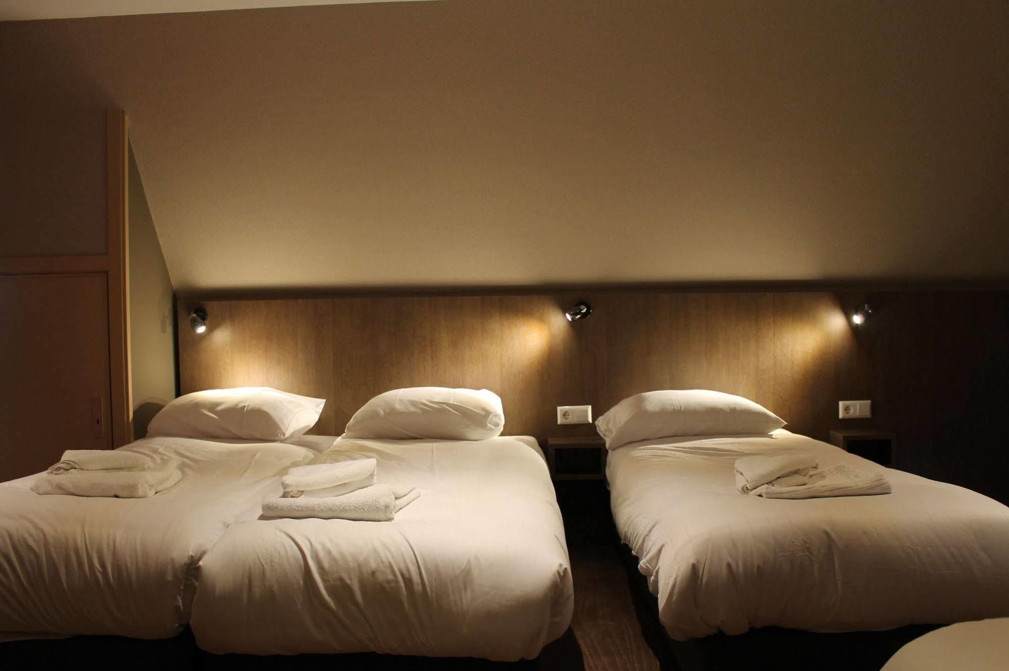 Aston Hotel