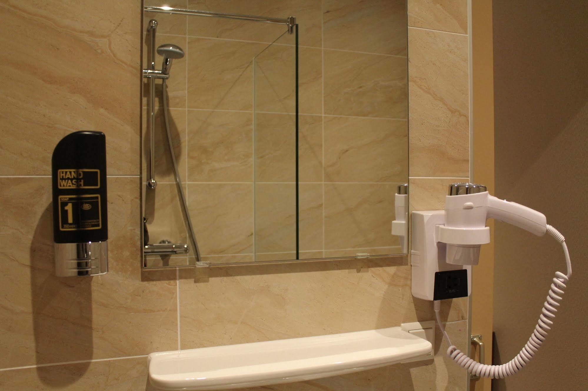 Aston Hotel 2*