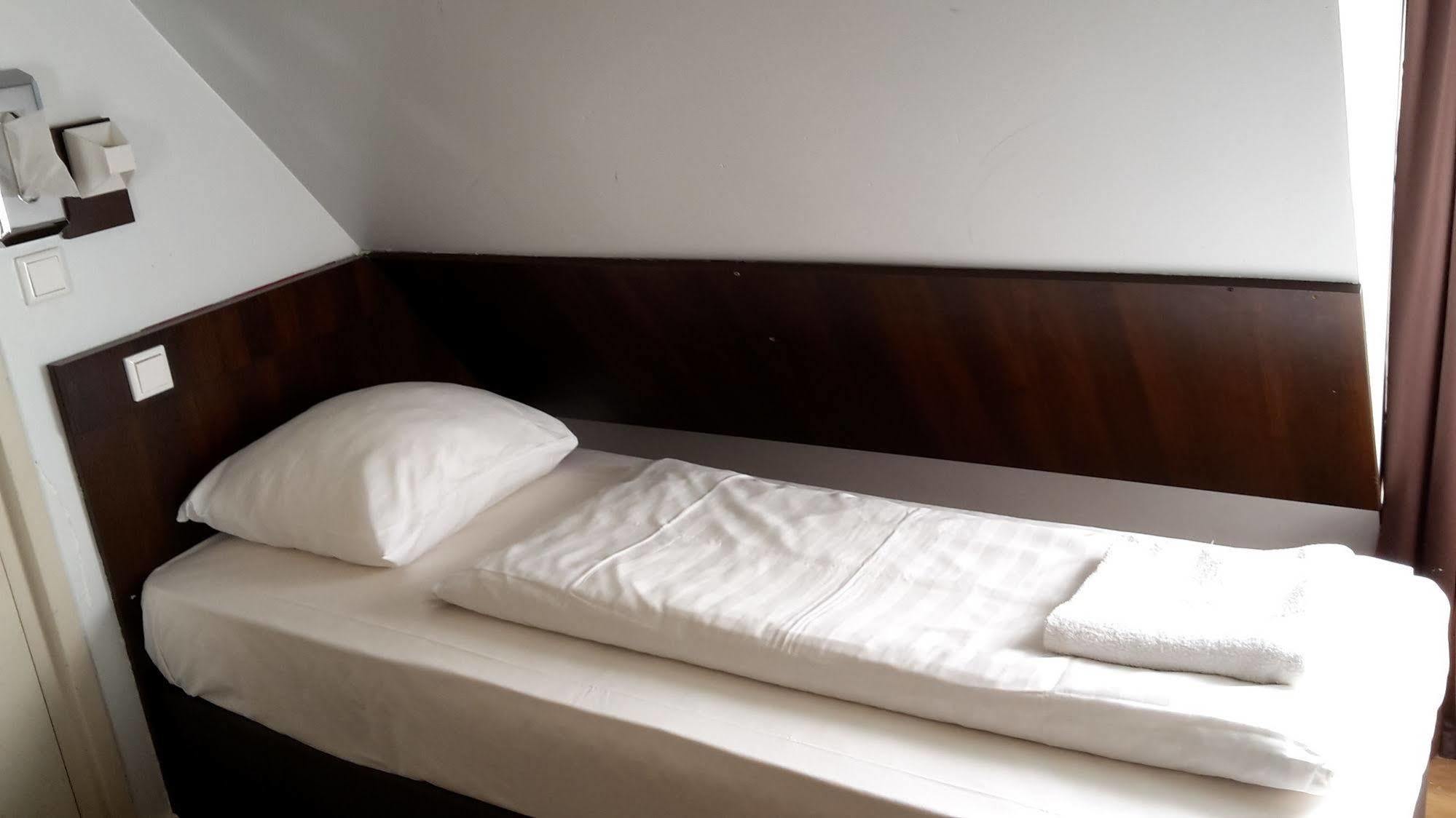 Hotel Damrak 2*