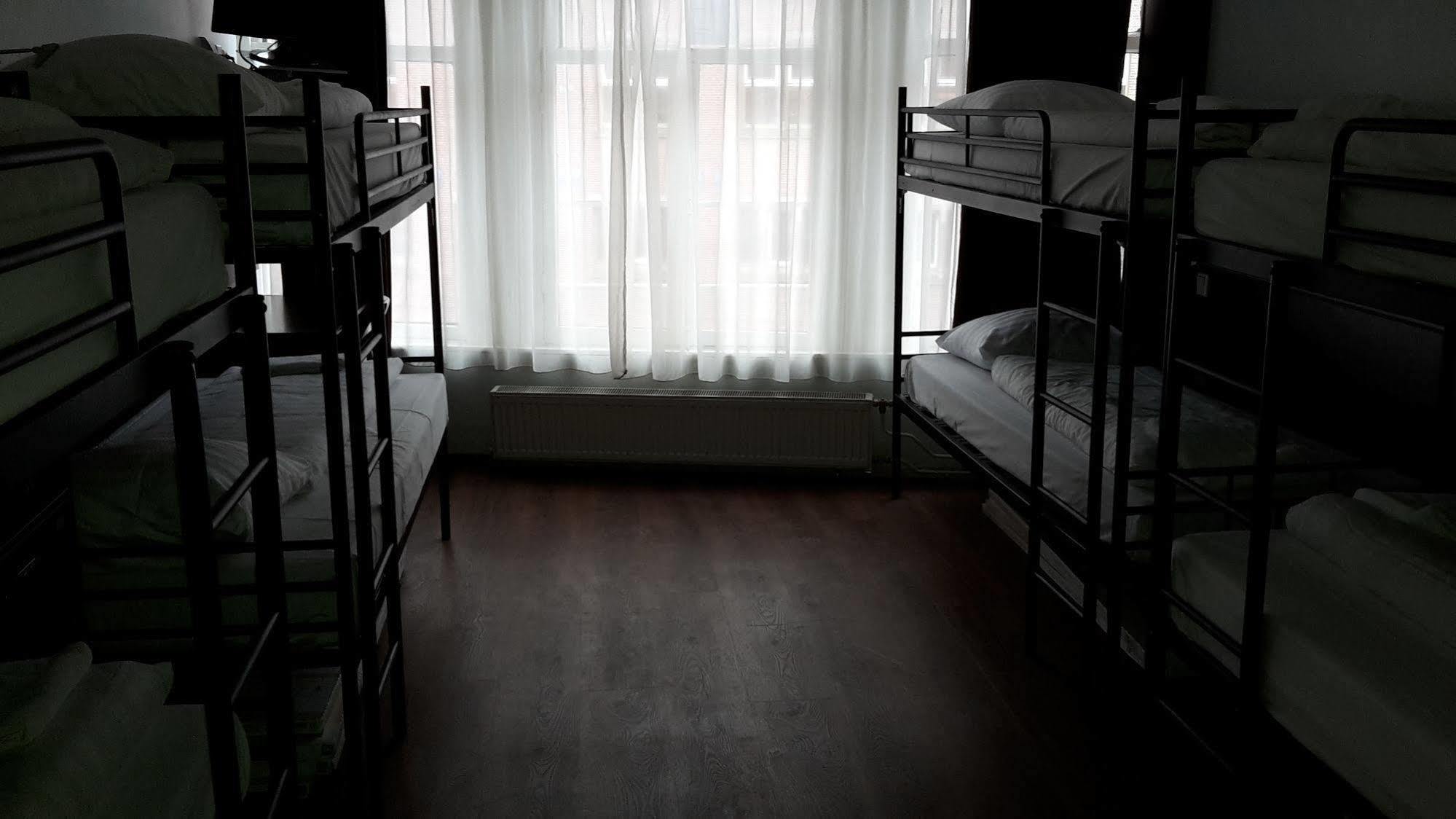 Damrak Hotel 2*