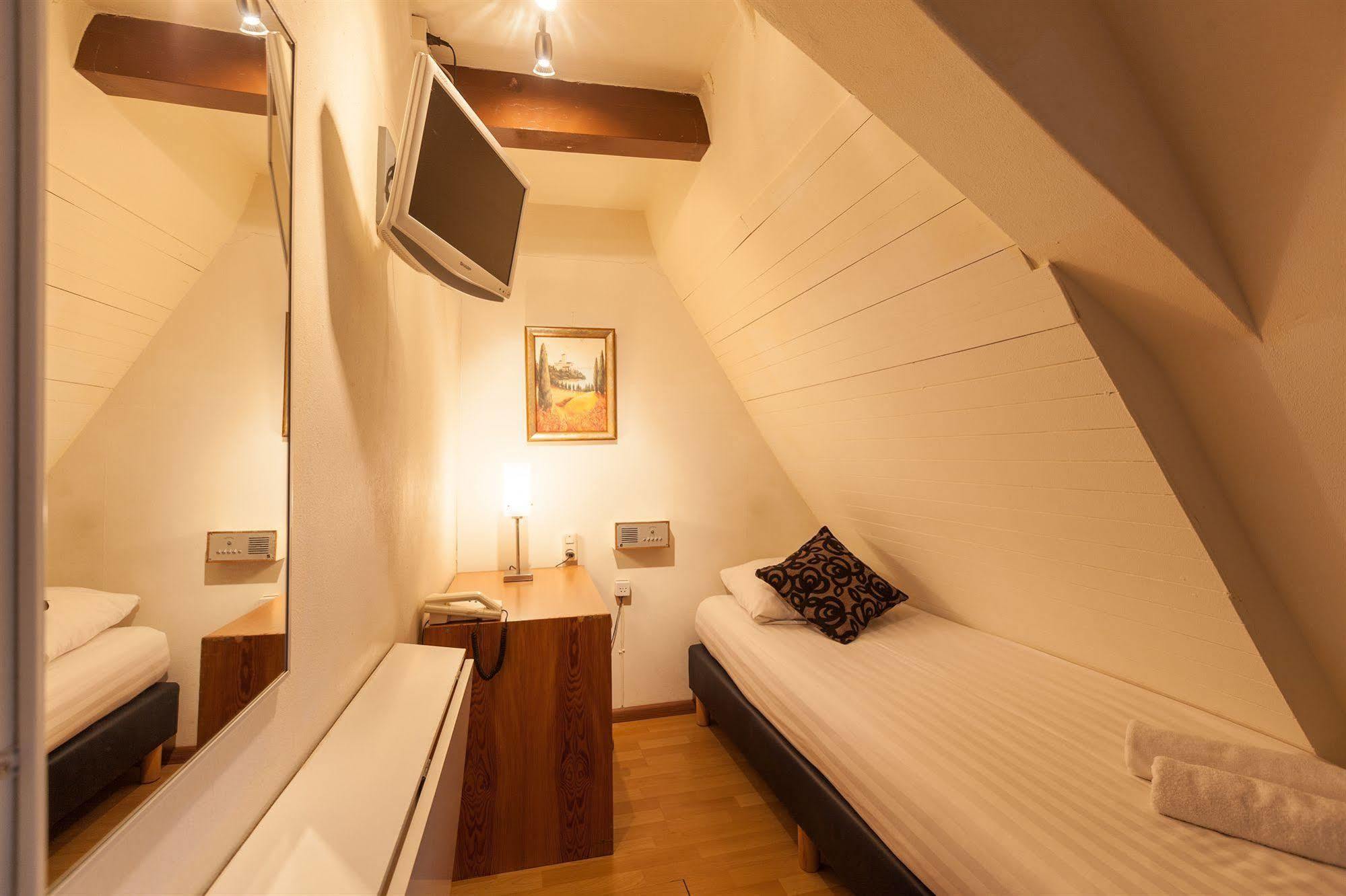 Hotel The Townhouse 2*