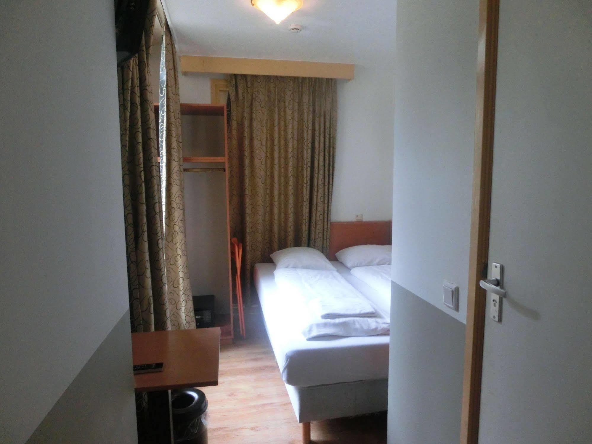 Hotel Orange Tulip *