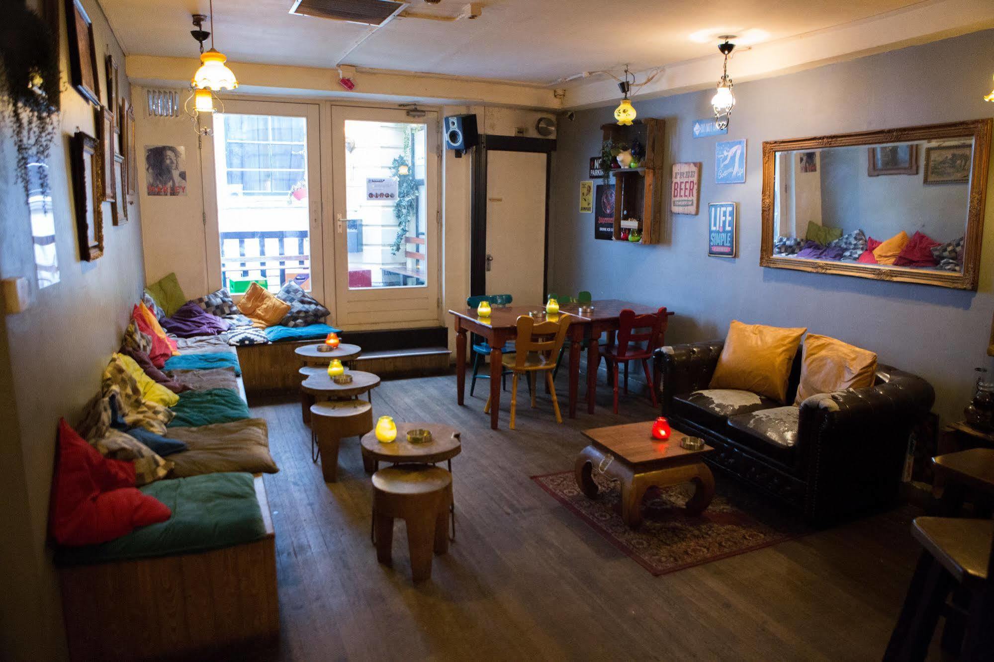 The Flying Pig Downtown Hostel