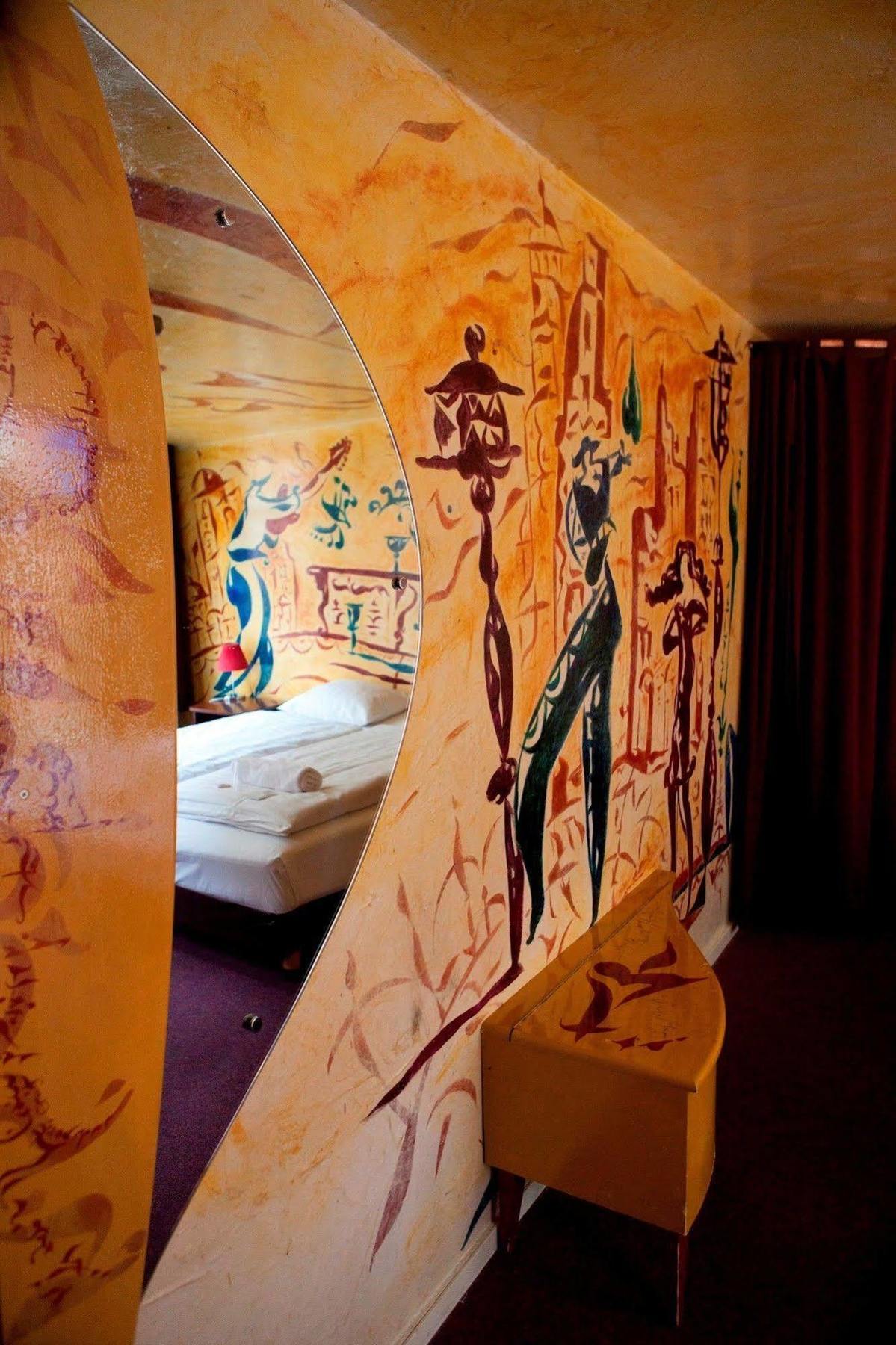 St Christopher's - The Winston Hostel *