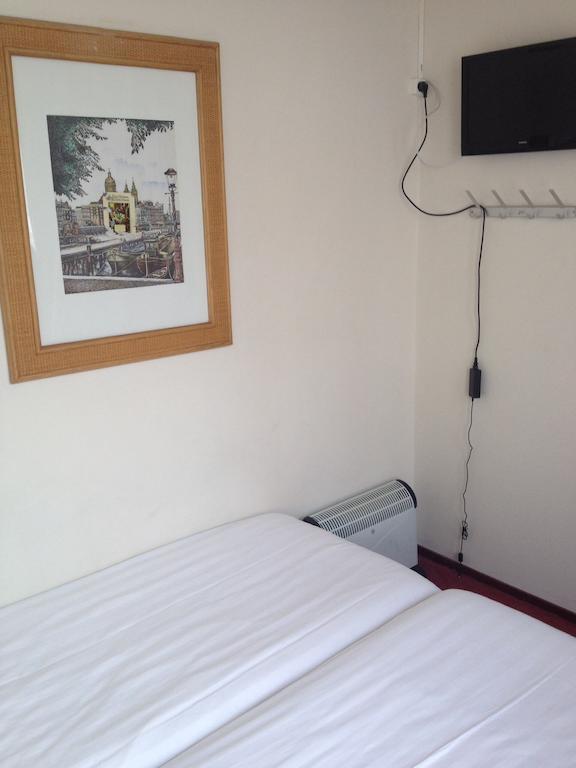 Hotel Budget Season Star