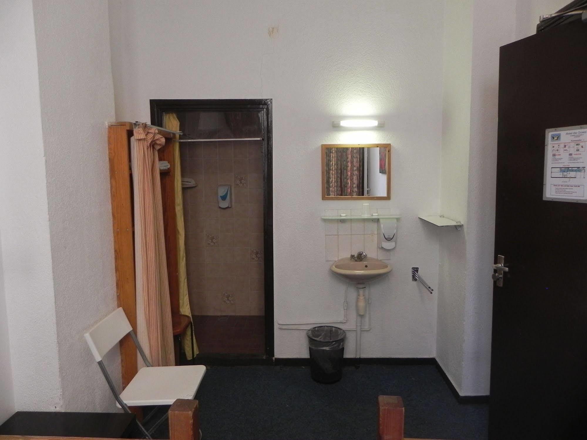 Hotel Crown *