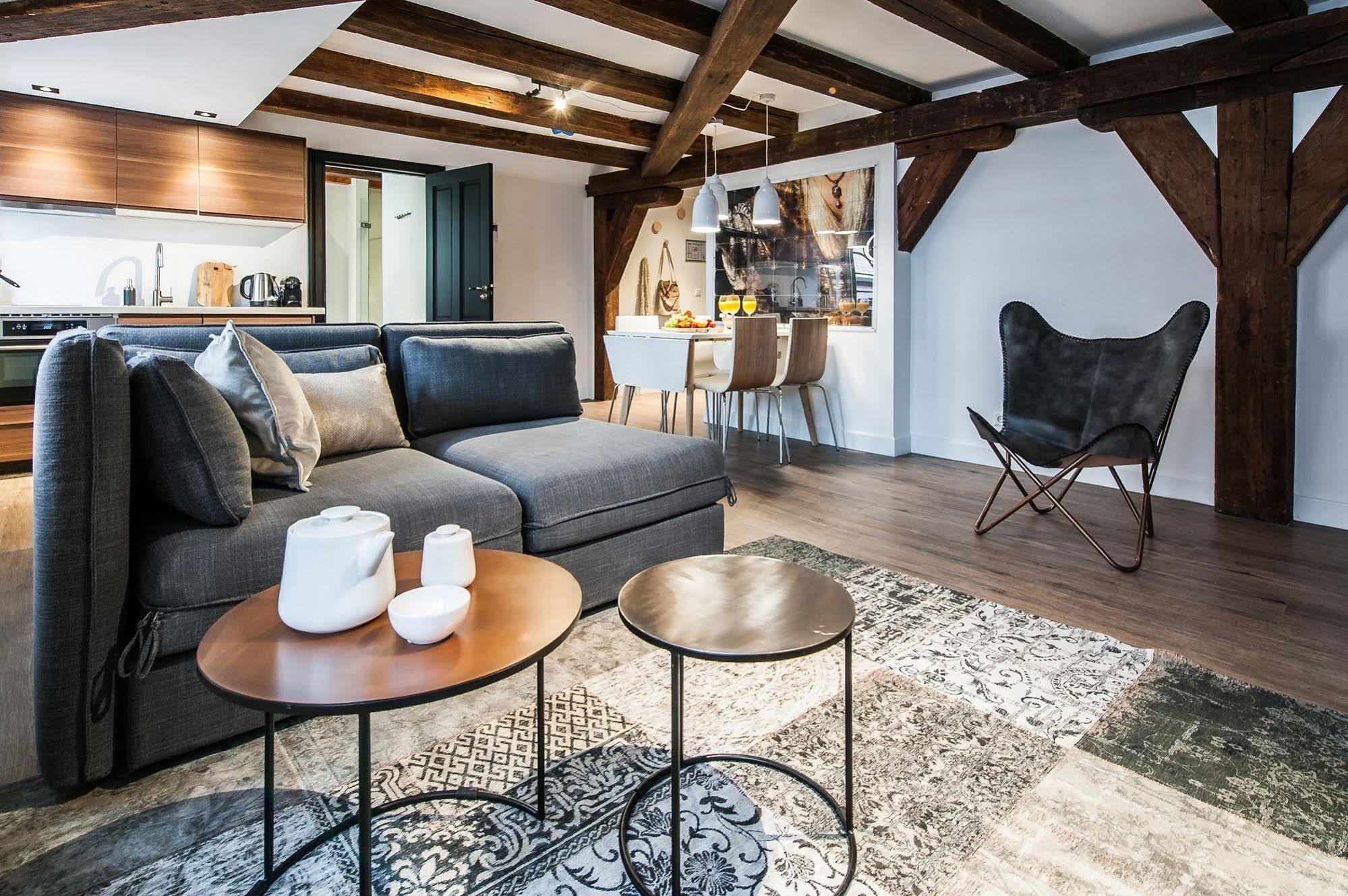 Bed & Breakfast City Studios