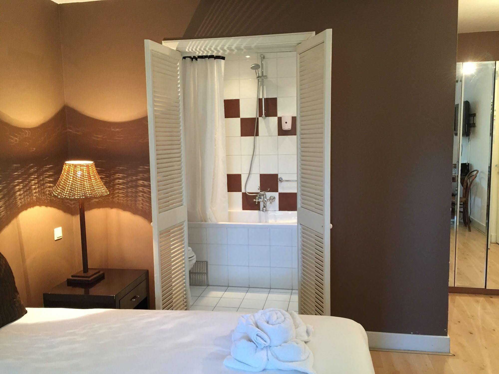 Bed & Breakfast Nine-T-Teen Bed And Boutique Amsterdam