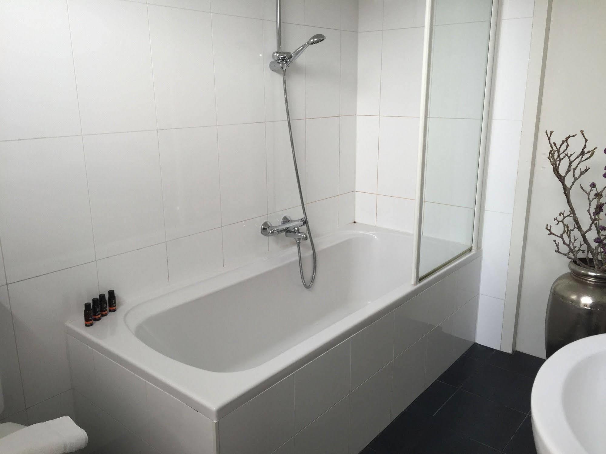 Nine-T-Teen Bed And Boutique Amsterdam