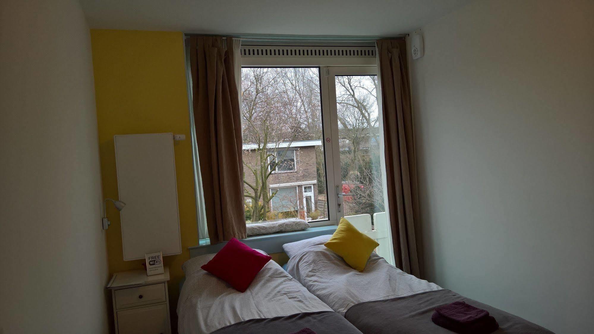 Bed & Breakfast Bed And Breakfast Amsterdam Holy Dove 2*