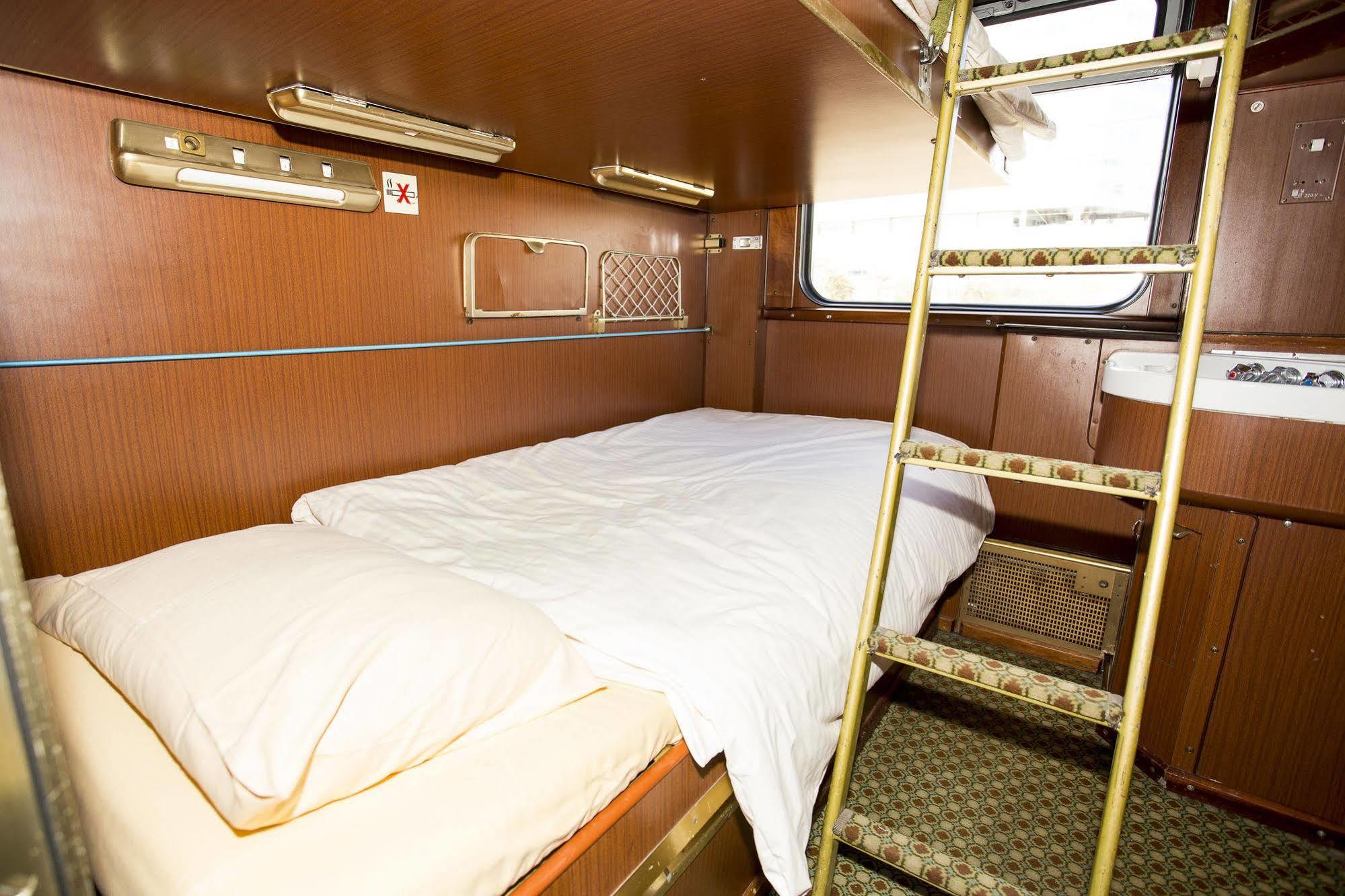 Hostel Train