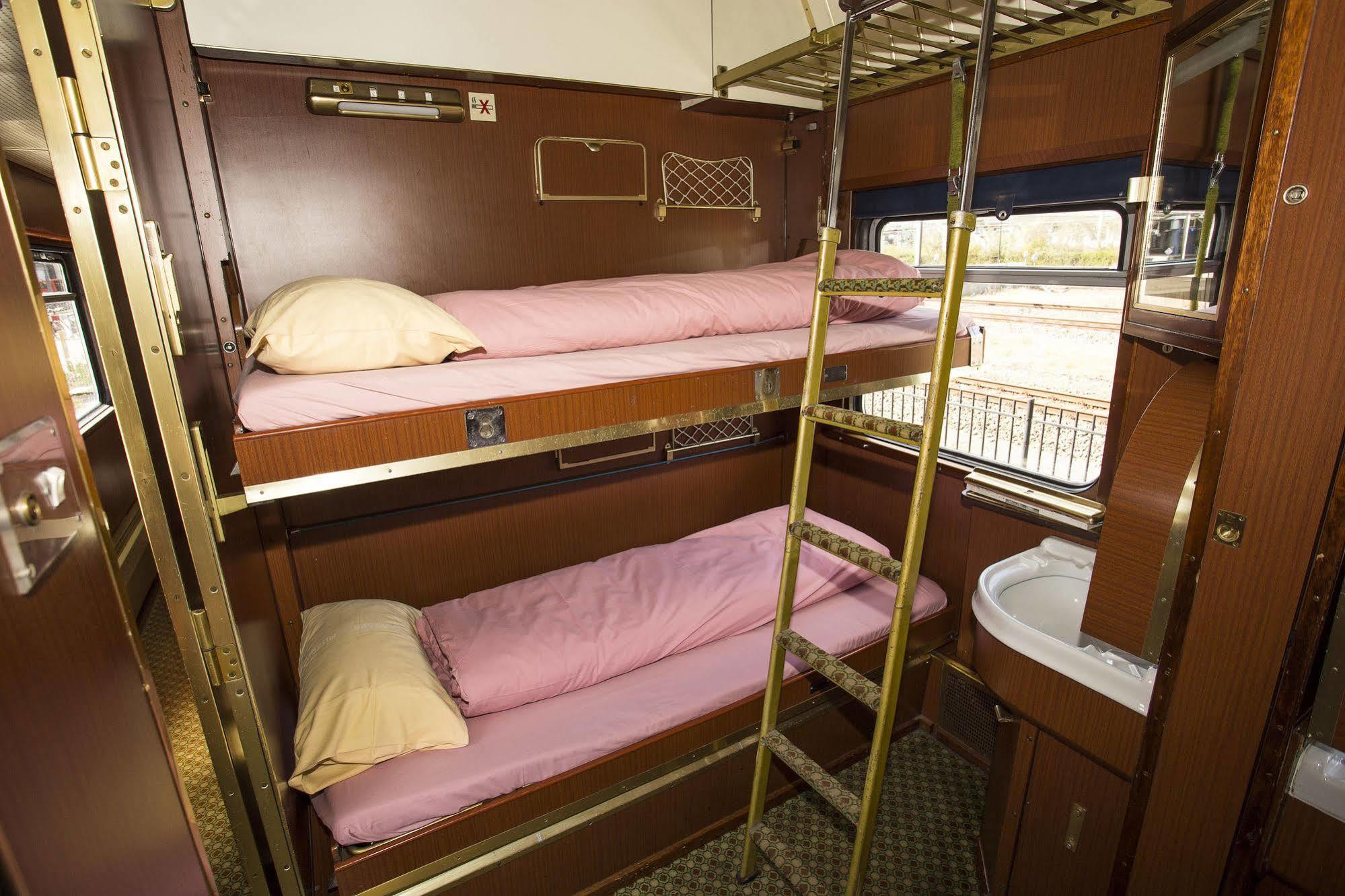 Hostel Train Amsterdam