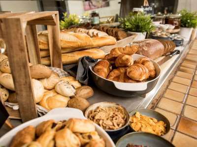 Hotel Campanile Hotel&restaurant Zuid-oost 3*