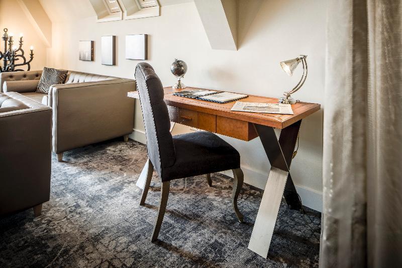 Luxury - Member Of Warwick Hotel 5*