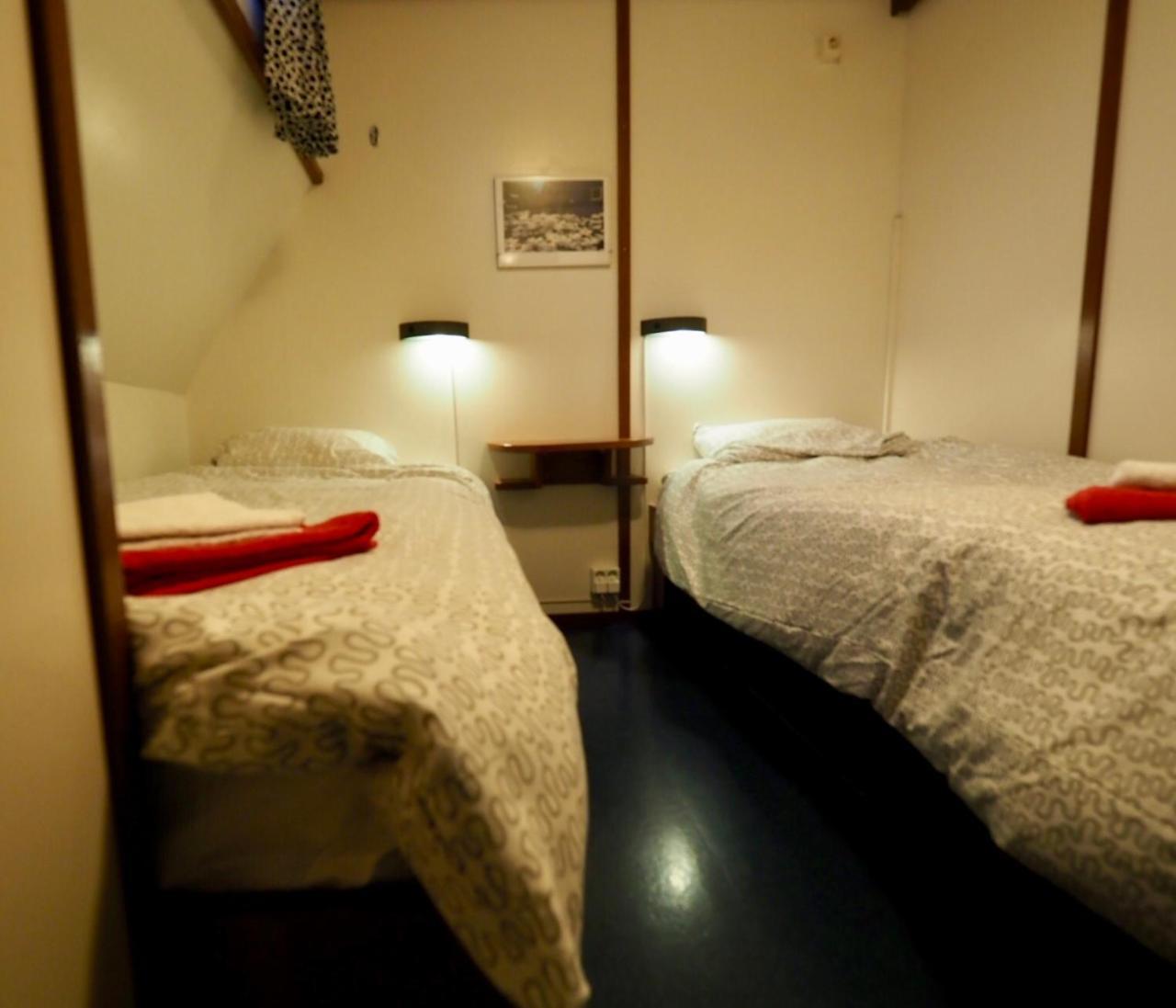 Hotelboot Sarah 2*