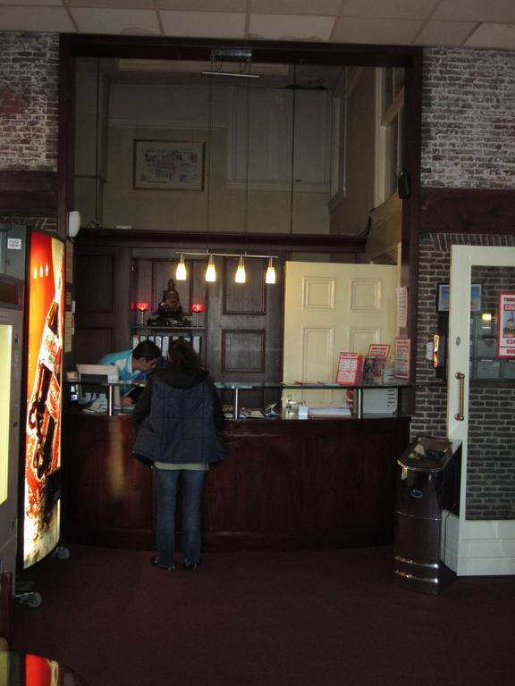 Budget Y Boulevard Hotel
