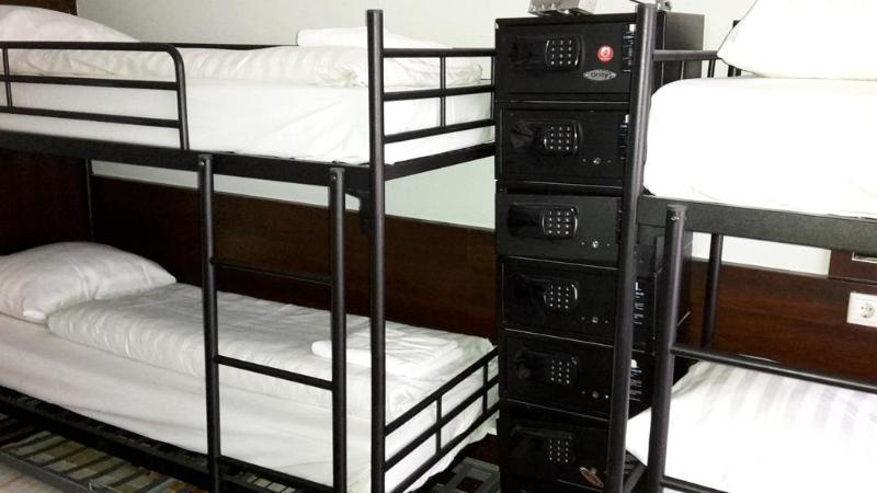 Hotel Damrak 3*
