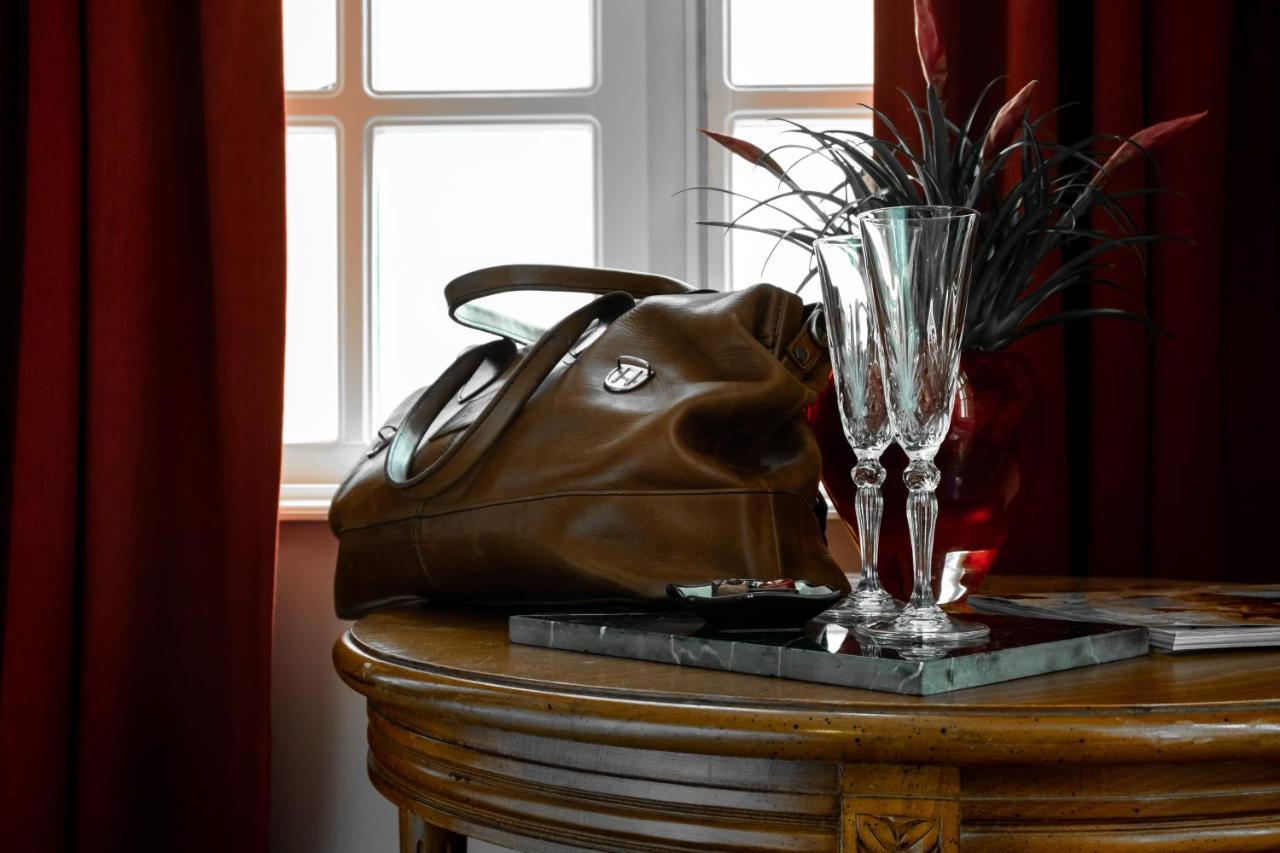 Rosalia's Menagerie Cocktail Bar & Innupstairs Hotel Amsterdam