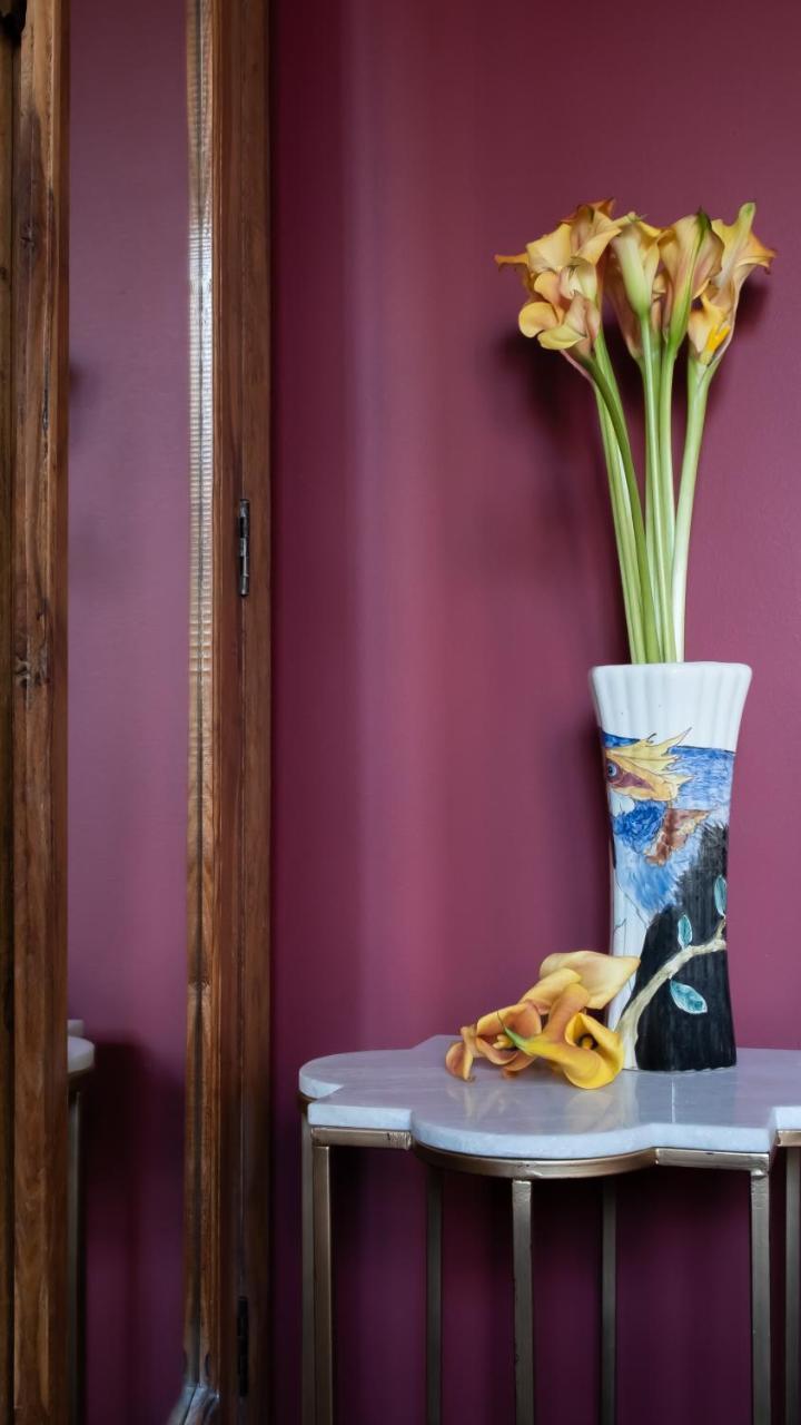 Hotel Rosalia's Menagerie Cocktail Bar & Innupstairs 3*