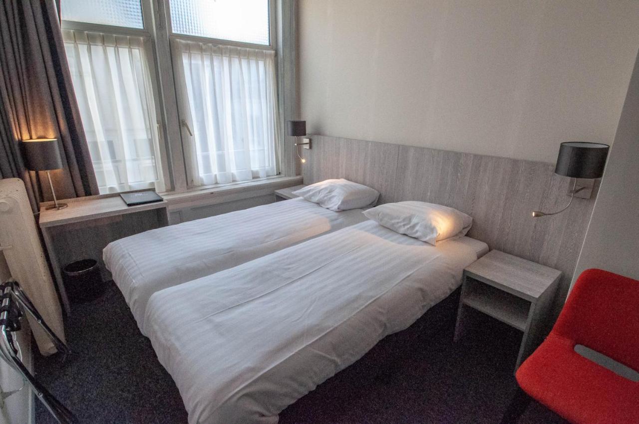 Crown Hotel *