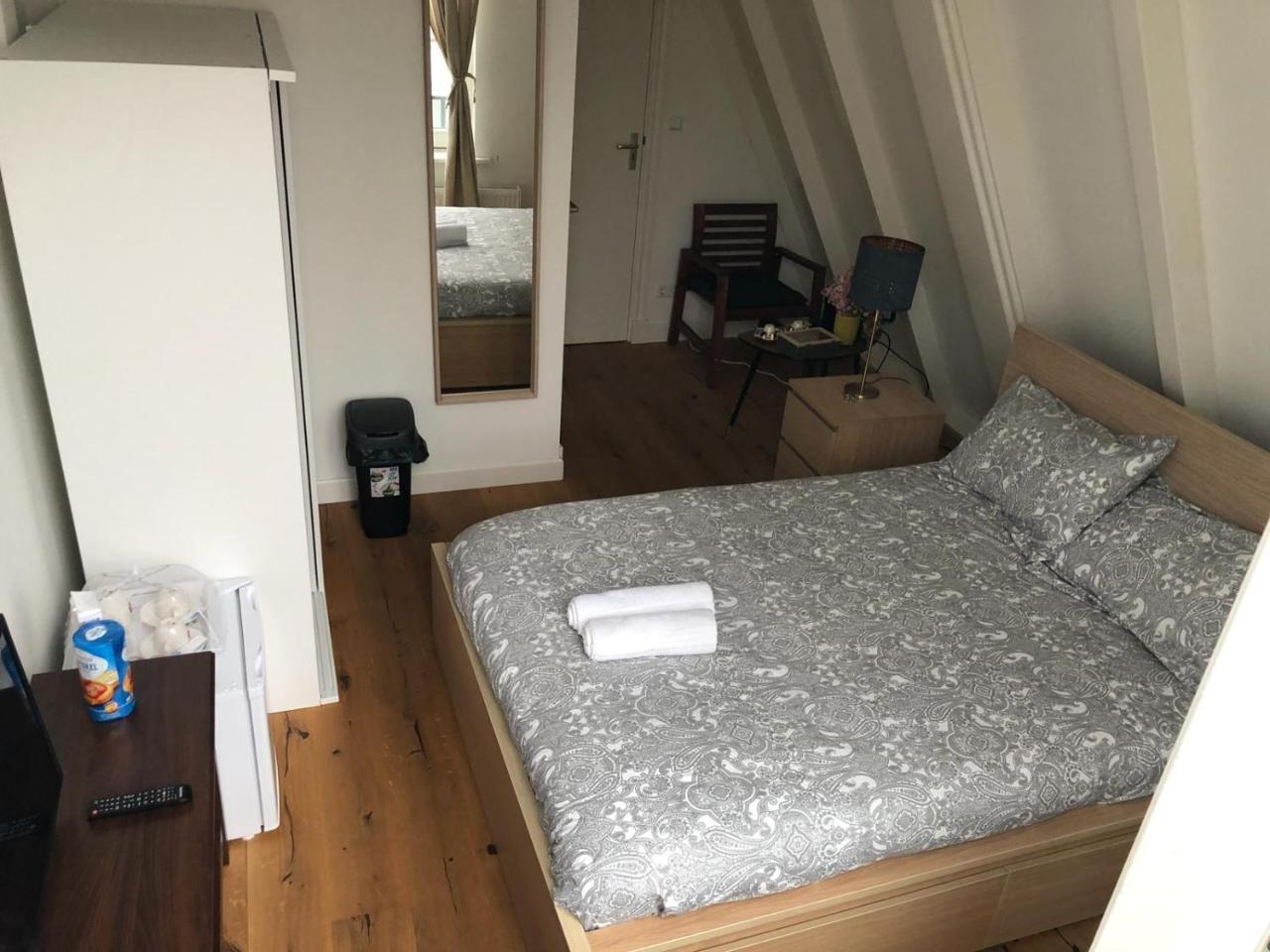Bed & Breakfast A'dam Rooftop Lux