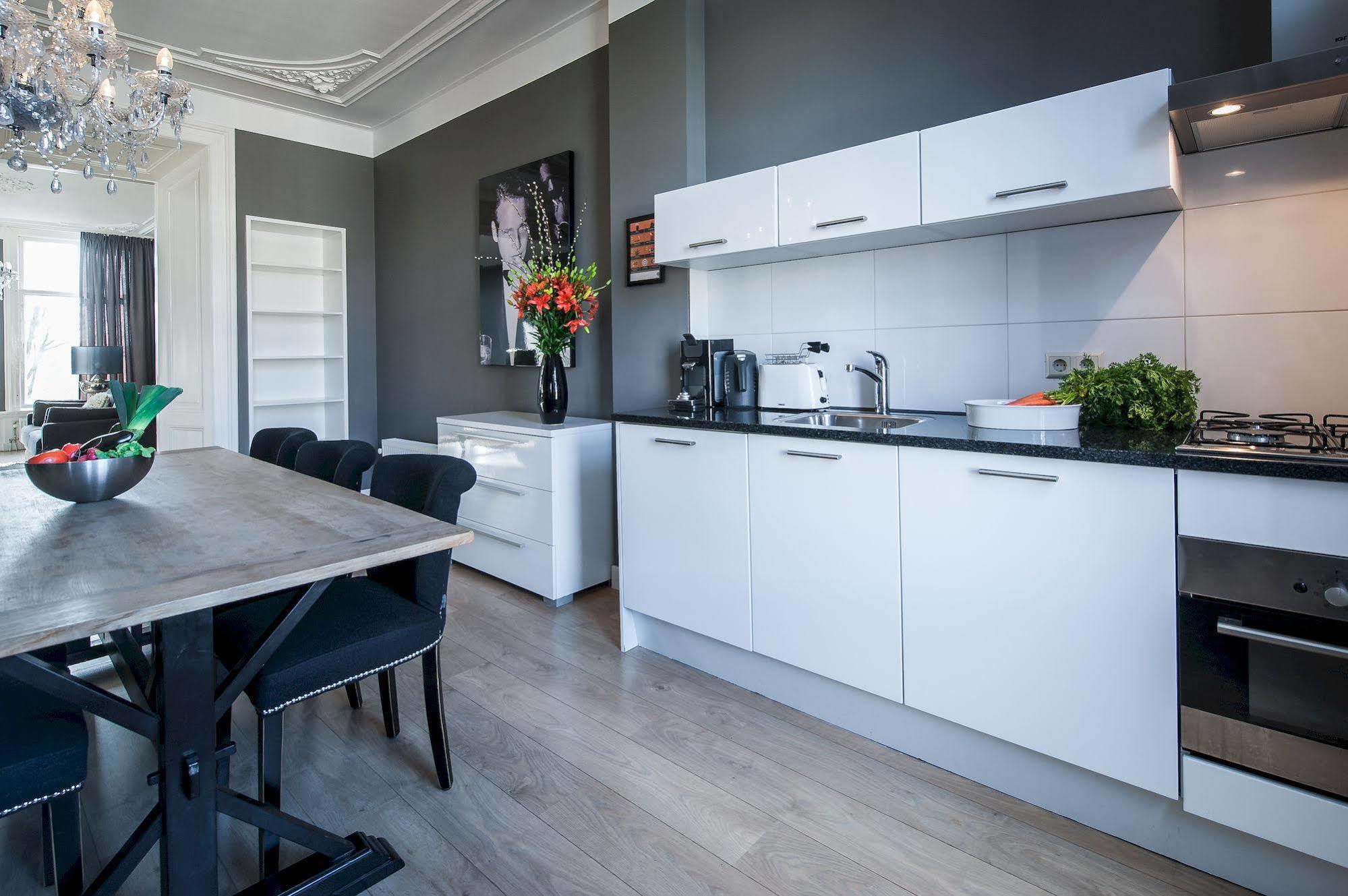 Short Group Rijksmuseum View Serviced Apartment