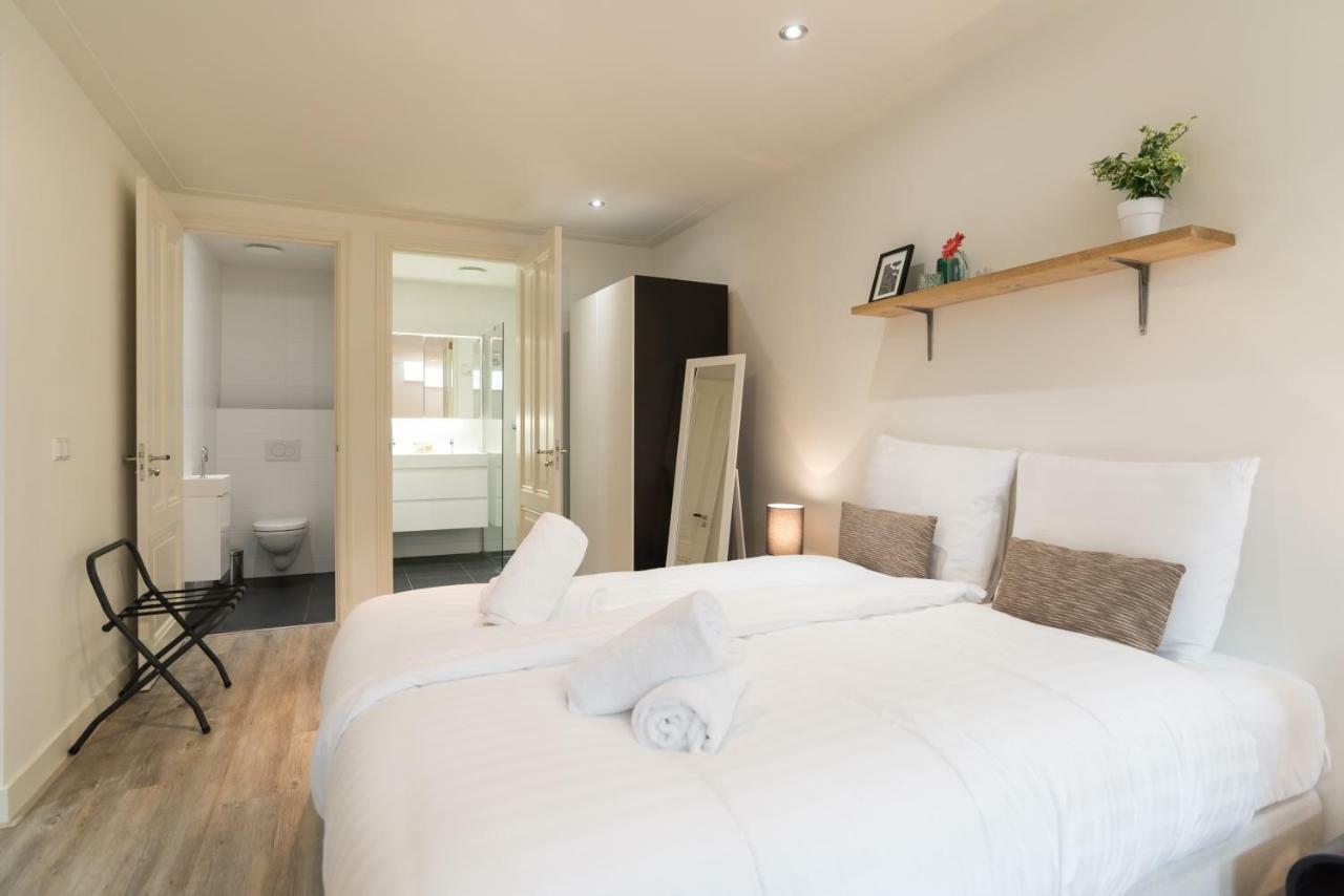 Clean And Modern Nassau Canal Apartment