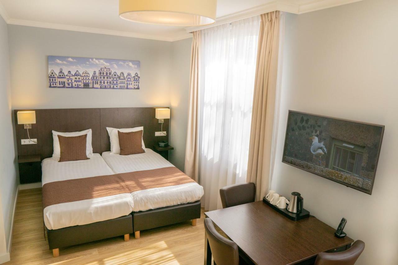 Nes Hotel