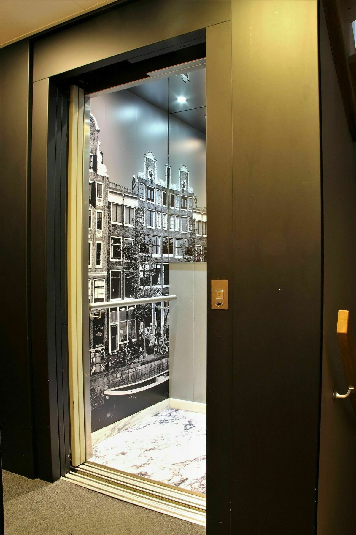 Hotel The Bank